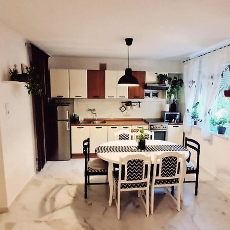 Apartment Brdo Pula Bagian luar foto