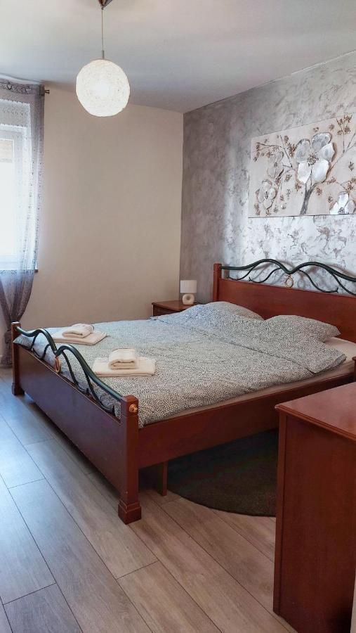Apartment Brdo Pula Bagian luar foto