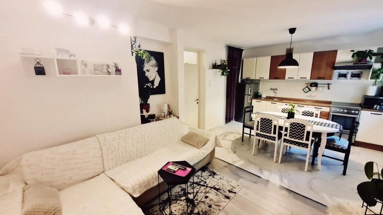 Apartment Brdo Pula Bagian luar foto