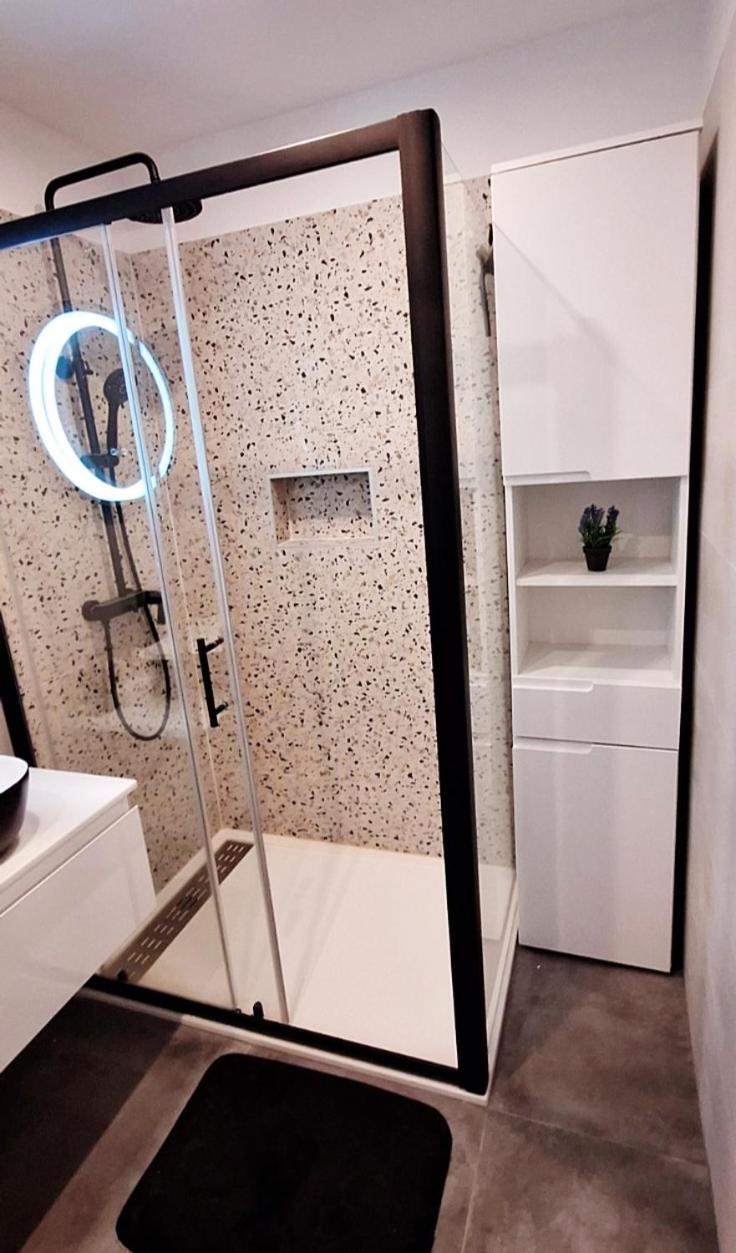 Apartment Brdo Pula Bagian luar foto